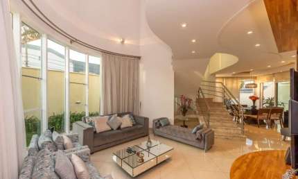 Sobrado para venda com 3 quartos, sendo 3 suítes, 360m²