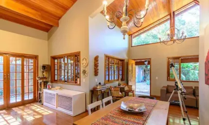 Casa tipo para venda em Granja Viana com 4 quartos, sendo 2 suítes, 350m²