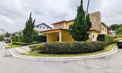 Casa no condomínio Condomínio Residencial Forest Hills para venda com 4 quartos, sendo 4 suítes, 577m²