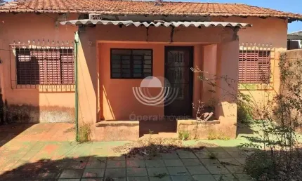Casa Velha para demolir, local privilegiado e oportunidade para construir imóvel comercial. Região da CPFL e Cidade Judiciária de Campinas