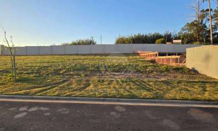 Terreno à Venda. Próximo ao Shopping Galleria. Pronto para Construir.