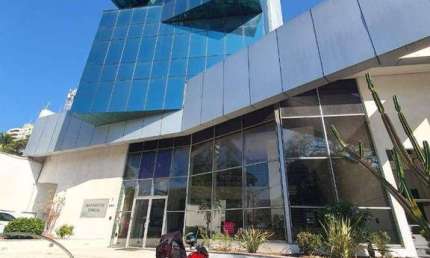 Sala comercial com 4 salas para alugar na Avenida José de Souza Campos, Cambuí, Campinas