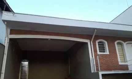 Casa Térrea e de Rua à Venda no bairro Jardim Guarani em Campinas.