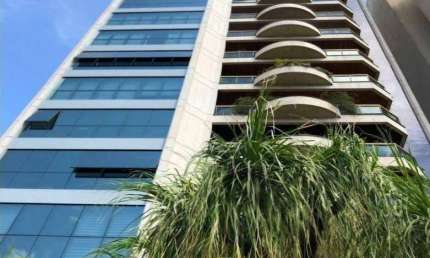 Apartamento Alto Padrão Totalmente repaginado à Venda no bairro Cambuí em Campinas. Localização Privilegiada