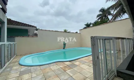 BAL PR PERNAMBUCO GUARUJÁ SOBRADO BEM CONSERVADO COM LAZER