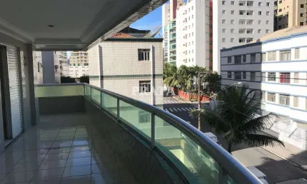 VILA TUPI P GRANDE 3 SUÍTES 1 VAGA DE GARAGEM PRÓXIMO À PRAIA