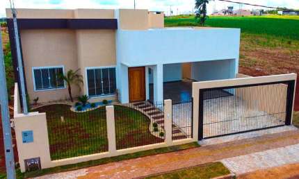 Casa Alto Padrão com suíte + 2 Quartos no lot Cataratas