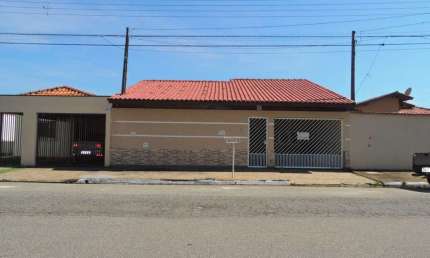 Casa com 3 quartos à venda no Residencial Village Santana, Guaratinguetá  por R$ 650.000