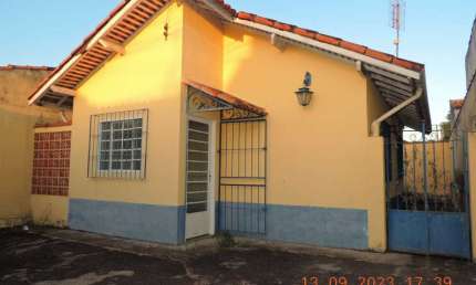Casa com 2 quartos à venda na Vila Municipal I, Guaratinguetá  por R$ 250.000