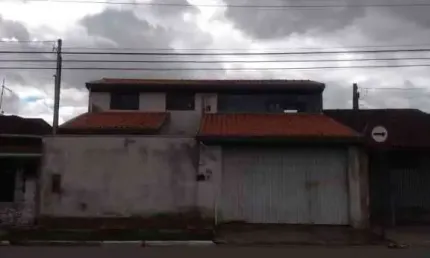 Casa com 3 quartos à venda no Jardim Rony, Guaratinguetá , 266 m2 por R$ 470.000