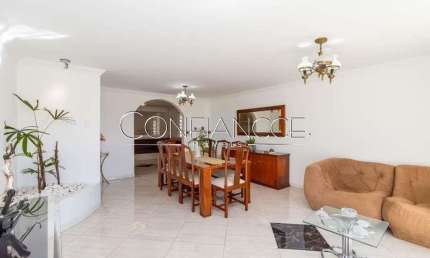 Casa com 5 quartos à venda na Rua Fernando Cretella, Bacacheri, Curitiba, 314 m2 por R$ 1.100.000