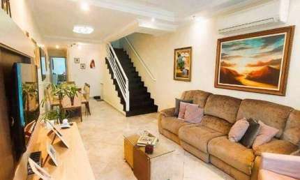 !OPORTUNIDADE! LINDA CASA com 228m² ÚTEIS - 04 DORMITÓRIOS sendo 03 SUÍTES + OFFICE - PISCINA - SOLARIUM - ÁREA GOURMET - 02 VAGAS por R$ 1.299M