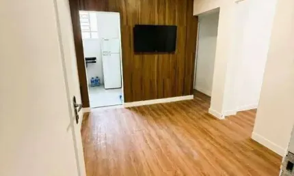 !!!oportunidade!!! lindo apartamento em prédio frente a praia - reformado com 55m² úteis - 02 dormitórios - banheiro por r$ 449 mil - embaré