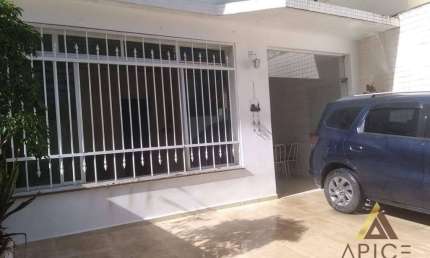 Casa no Boqueirão com 200m²,sendo 4 dormitórios e 1 suíte, vaga para dois carros com quintal grande