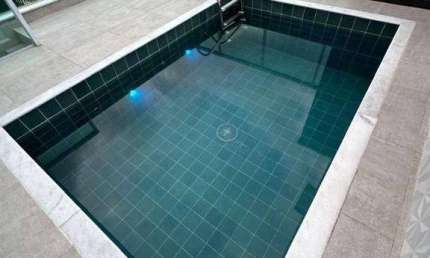 Casa Sobreposta com 3 dormitórios e 3 suítes com piscina - Boqueirão / Santos Embaré - Santos/SP
