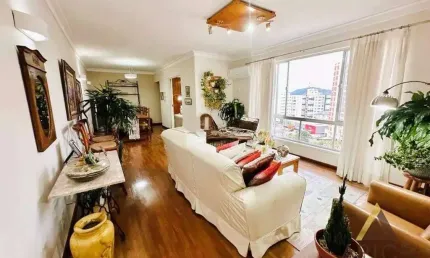 LINDO APARTAMENTO PADRÃO COM VISTA MAR - 147m² ÚTEIS - 03 DORM. sendo 01 SUÍTE - 03 W.C - DEPENDÊNCIA COMPLETA - 01 VAGA DEMARCADA - PONTA DA PRAIA