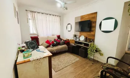 Excelente apto. padrão com 70m² úteis - 02  dormitórios sendo 01 suíte - varanda - 02 banheiros - 01 vaga de garagem por r$ 357 mil - marapé/santos