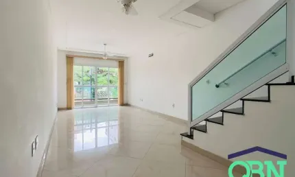 !!!OPORTUNIDADE!!! VENDO CASA TRIPLEX - 240m² ÚTEIS - 05 Dorm. sendo 04 Suítes - 2 Vagas - Churrasqueira + Piscina por R$ 1.159M - Embaré - Santos/SP