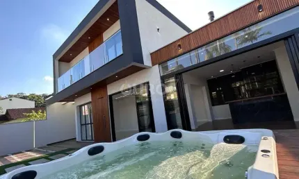 Casa com 3 quartos à venda na Rua Arnaldo Moreira Douat, Floresta, Joinville