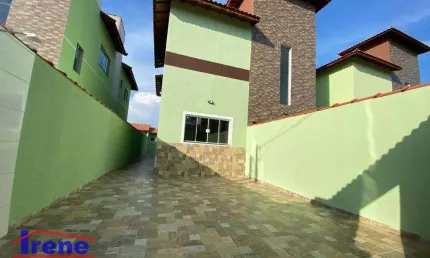 Imóvel moderno e sofisticado de fino acabamento, com Piscina e churrasqueira a uma quadra da Praia.