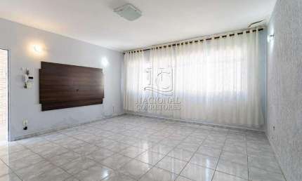 Casa térrea para locação no bairro Santa Terezinha – 198m², 2 dorms, 4 vagas!