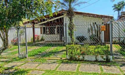 Casa com 4 quartos, Praia do Itagua, Ubatuba - R$ 1.2 mi, Cod: 231