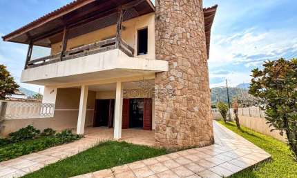 Casa com 5 dorms, Praia da Maranduba, Ubatuba - R$ 1 mi, Cod: 2487