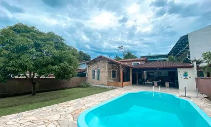 Casa com 5 quartos, Praia da Lagoinha, Ubatuba - R$ 1.3 mi, Cod: 2339