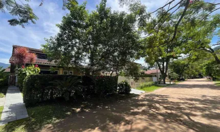 Casa com 4 dorms, Condomínio Lagoinha, Ubatuba - R$ 2.78 mi, Cod: 2347