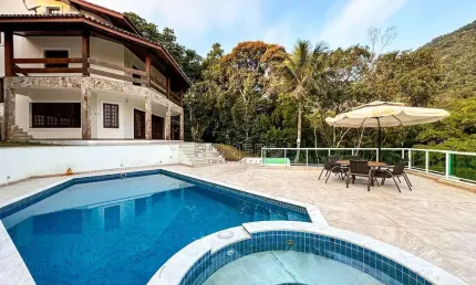 Casa com 5 dorms, Recanto Lagoinha, Ubatuba - R$ 3.8 mi, Cod: 2447