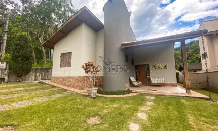 Casa com 3 dorms, Recanto Lagoinha, Ubatuba - R$ 1.8 mi, Cod: 2458