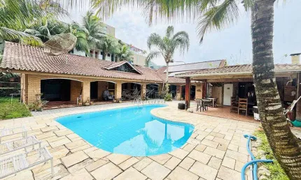 Casa com 10 quartos, praia do lázaro, ubatuba - r$ 2.5 mi, cod: 2701