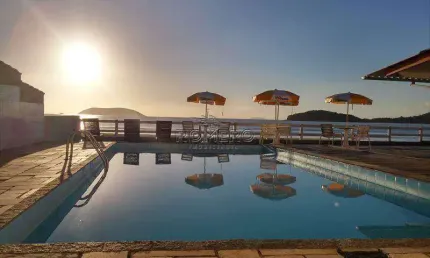 Hotel com 24 dorms, Praia da Maranduba, R$7Mi - Código 589
