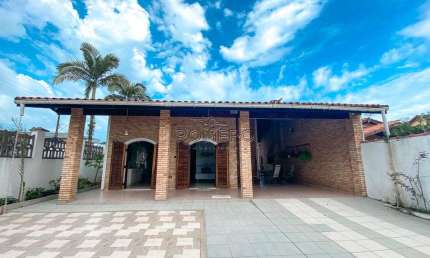 Casa com 4 quartos, Praia da Maranduba, Ubatuba - R$ 950 mil, Cod: 337