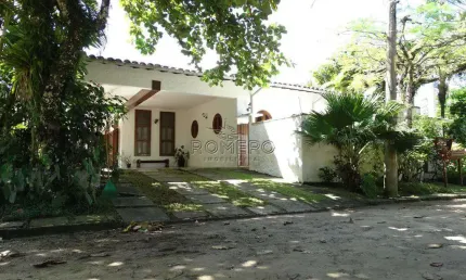 Casa com 4 quartos, Praia do Lázaro, Ubatuba - R$ 2 mi, Cod: 693