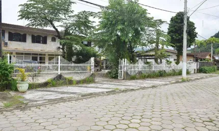 Casa com 9 quartos, Jardim Samambaia, Ubatuba - R$ 1.5 mi, Cod: 1678