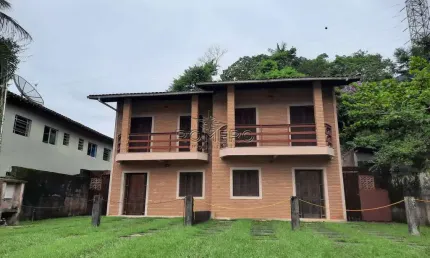 Casa com 4 quartos, Praia da Lagoinha, Ubatuba - R$ 900 mil, Cod: 1698