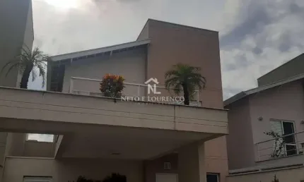 Casa em Condominio à venda, repleta de armarios , vista para serra , sol da manhã na suíte, área go