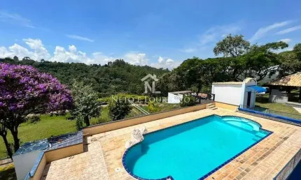 Chácara com 20.000 m² e 7 baias à venda no Condomínio Parque da Fazenda, Itatiba-SP – ideal para cr