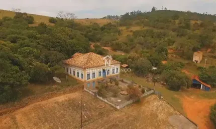 Fazenda centenária à venda em Morungaba-SP – patrimônio histórico, ampla área rural e excelente opo
