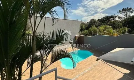 Casa mobiliada á venda com 3 quartos, quintal e piscina no Jardim São Vicente, Jundiaí, SP