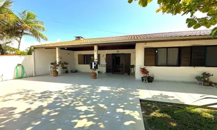 Casa com 3 quartos à venda na Avenida Paraná, 600, Canoas, Pontal do Paraná