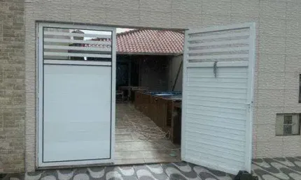 Casa para Venda em Itanhaém, Jamaica, 2 dormitórios, 1 suíte, 1 banheiro, 2 vagas