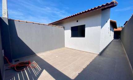 Casa para Venda em Itanhaém, Balneário Tupy, 2 dormitórios, 1 suíte, 1 banheiro, 2 vagas