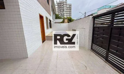 Sobrado novo, 03 dormitórios, área gourmet com piscina. Vila Belmiro, Santos