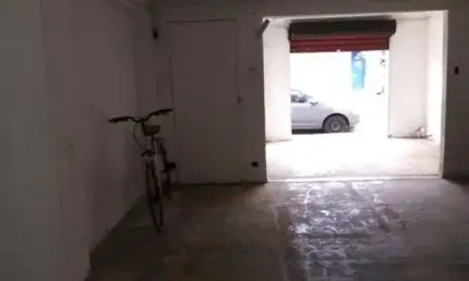 Casa à venda, ótima para comércio em avenida de relevância em Santos