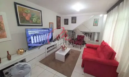 Sobrado à venda na Vila Butantã, com 140m², 3 quartos, 1 suíte e 2 vagas de garagem