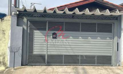Casa à venda com 120 m², 3 quartos, sendo 1 suíte, 2 vagas de garagem no Parque Malagoli