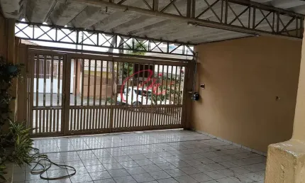 Casa à venda com 200m², 8 Quartos, 6 Vagas no Jardim São Jorge, São Paulo - SP