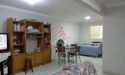 Sobrado à venda com 125m², 4 Quartos, 2 Suítes, 2 Vagas de garagem na Vila Universitária
